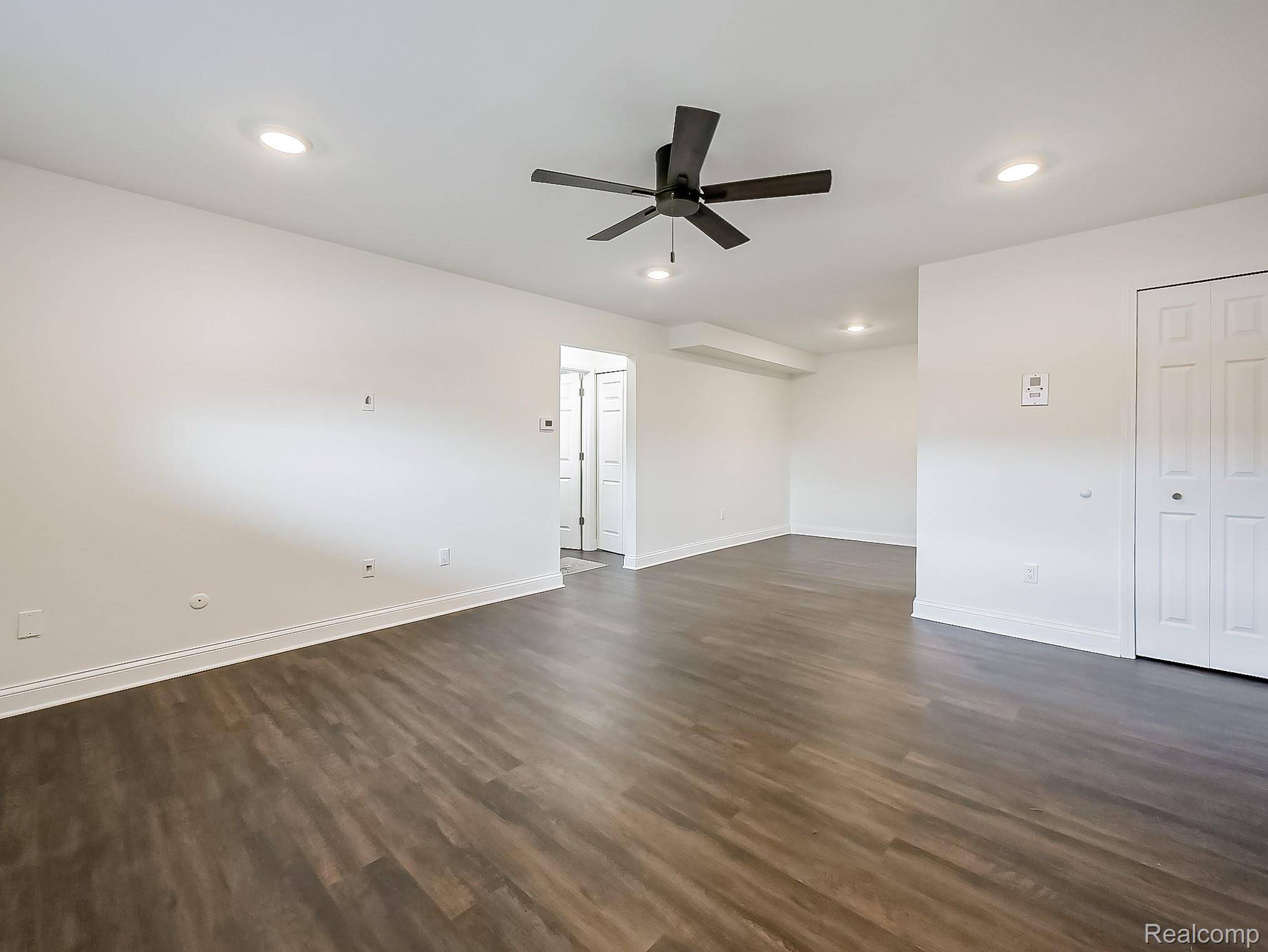 4905 Crooks A2 RD, Royal Oak, MI 48073