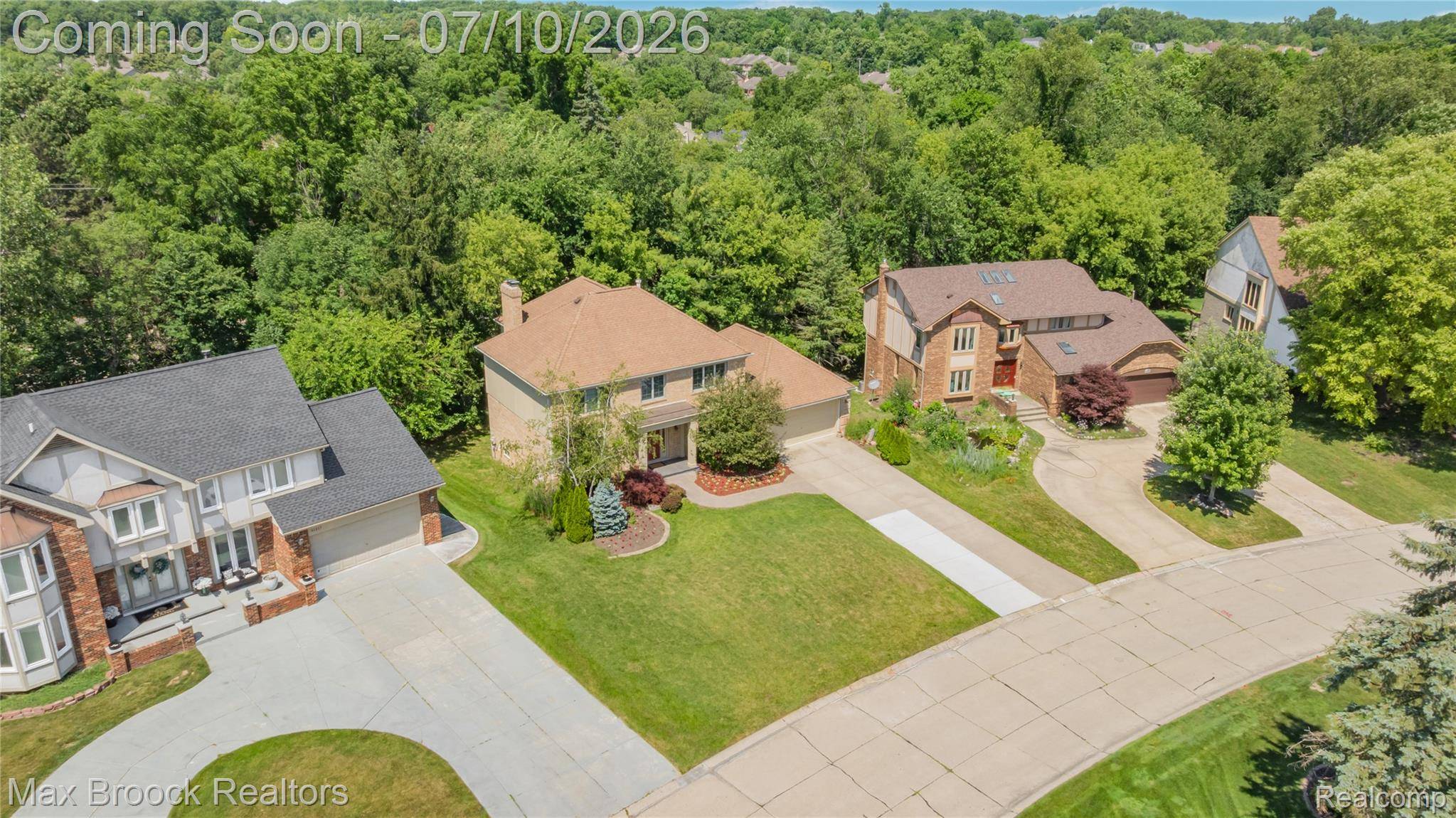 31223 Country Ridge CIR, Farmington Hills, MI 48331