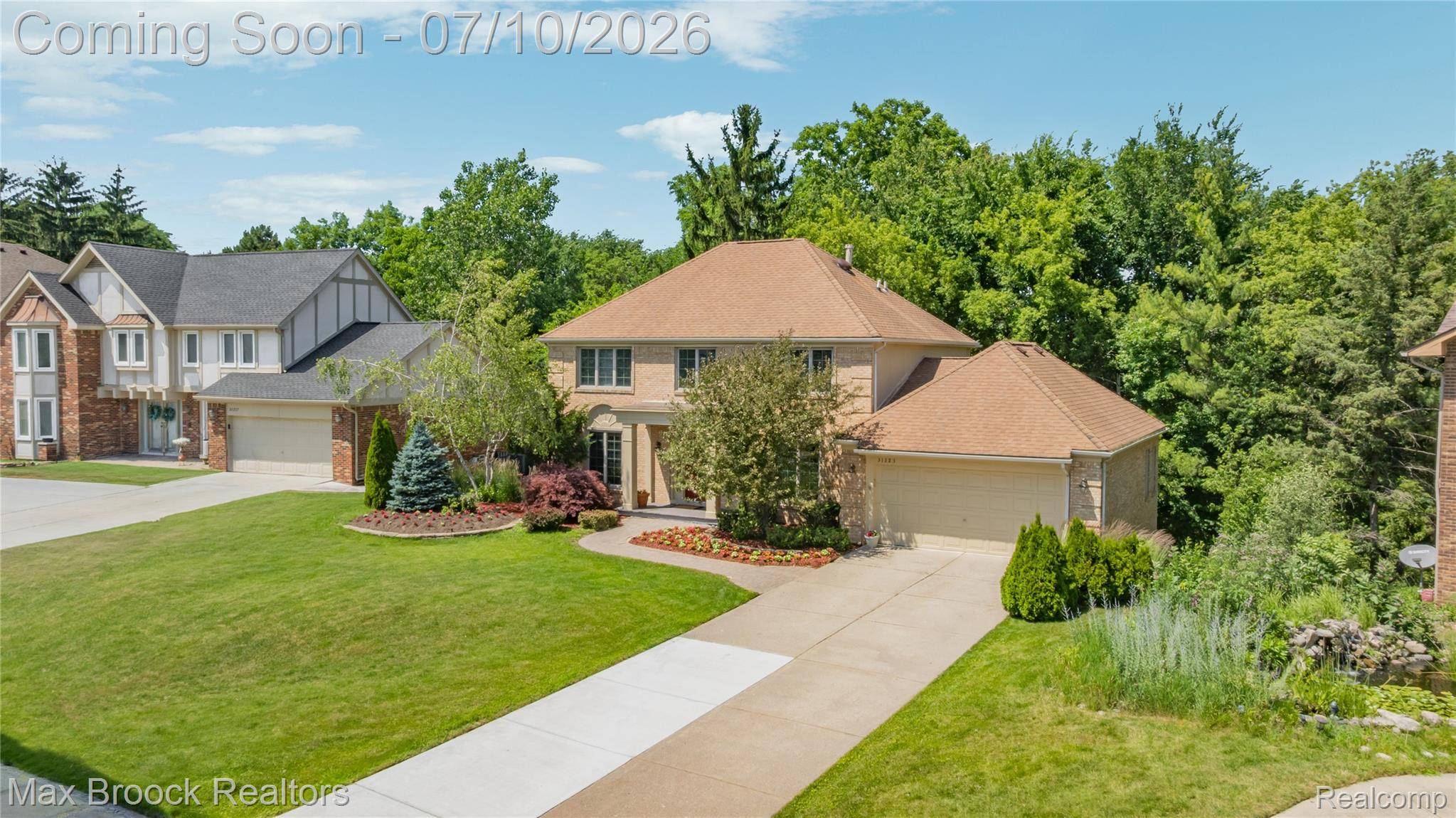 31223 Country Ridge CIR, Farmington Hills, MI 48331