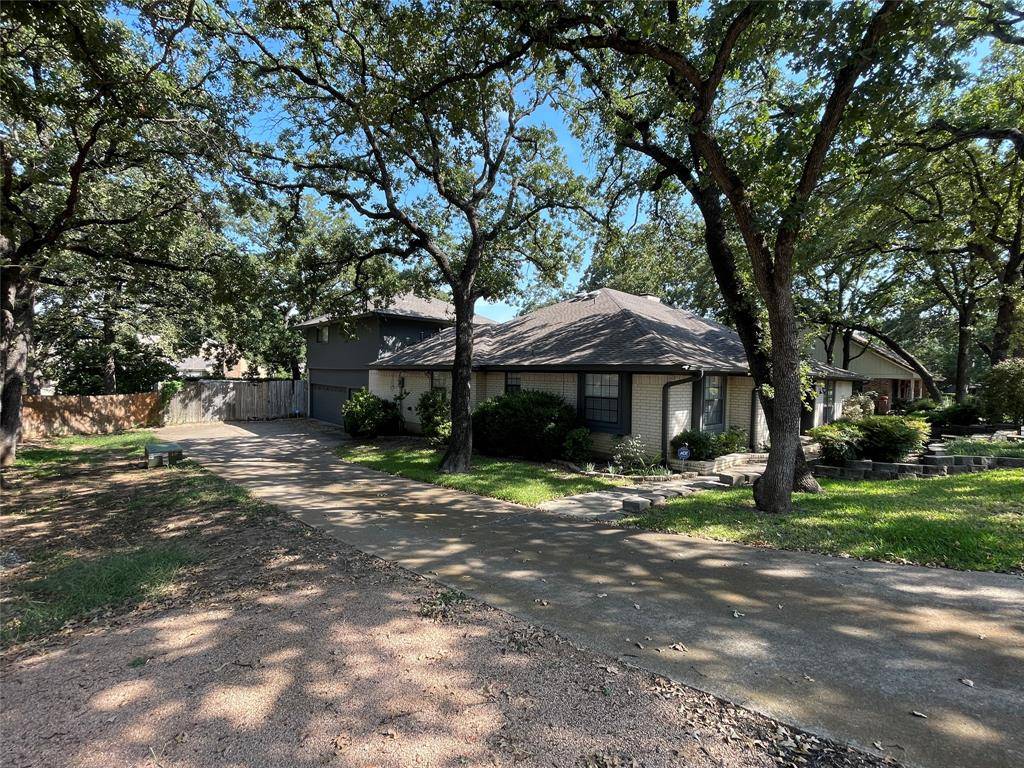2201 Adams Drive, Arlington, TX 76011