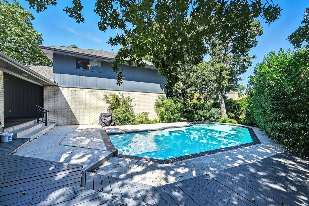 2201 Adams Drive, Arlington, TX 76011