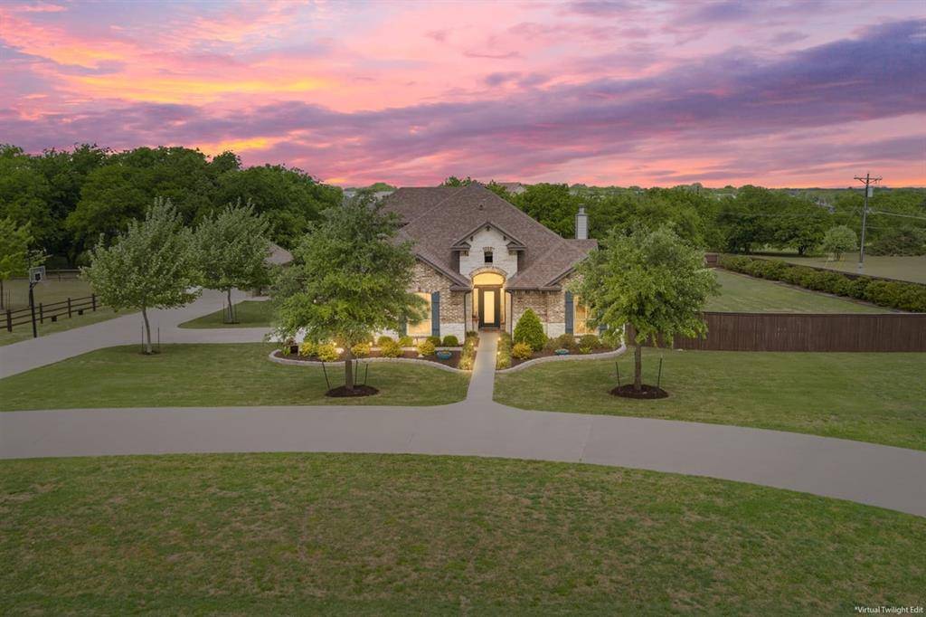 101 Rancho Lorena Drive, Lorena, TX 76655