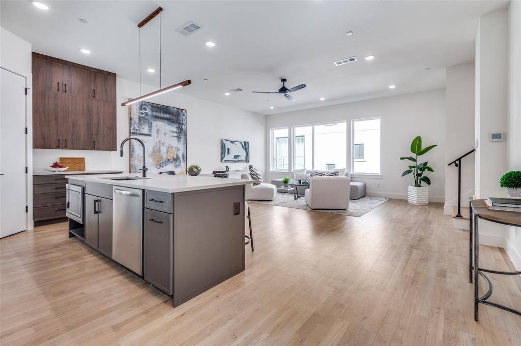 2908 Hawthorne Avenue #104, Dallas, TX 75219
