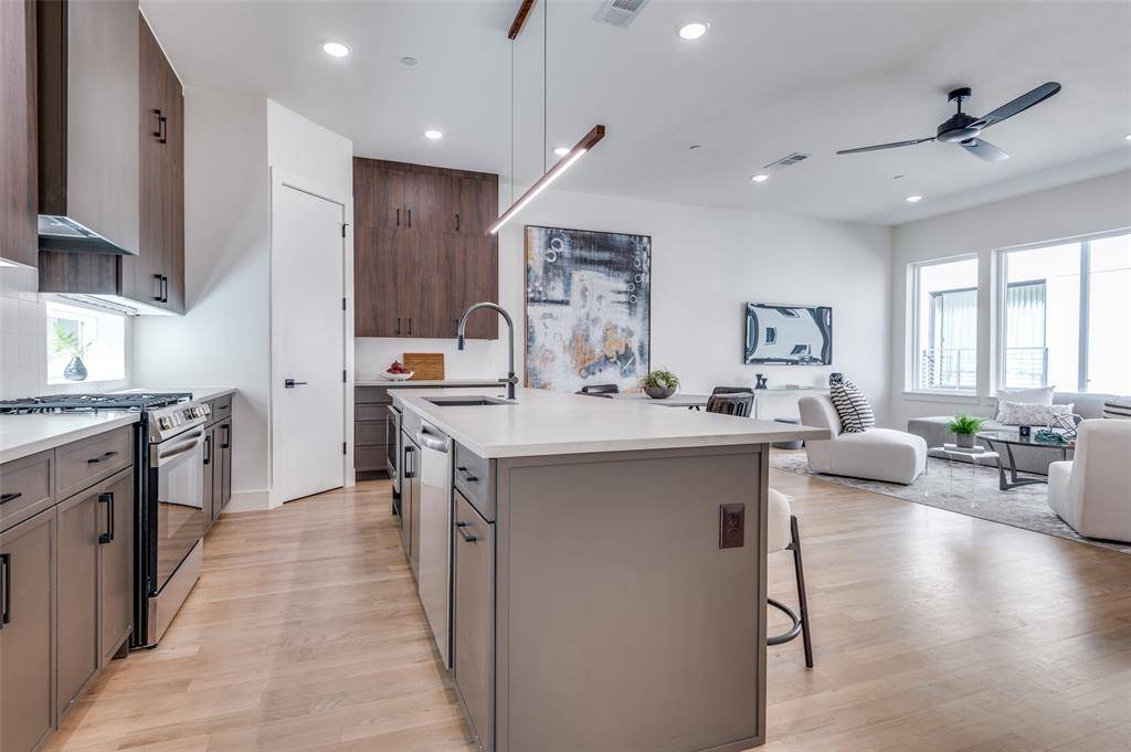 2908 Hawthorne Avenue #104, Dallas, TX 75219