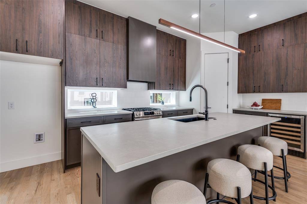 2908 Hawthorne Avenue #104, Dallas, TX 75219