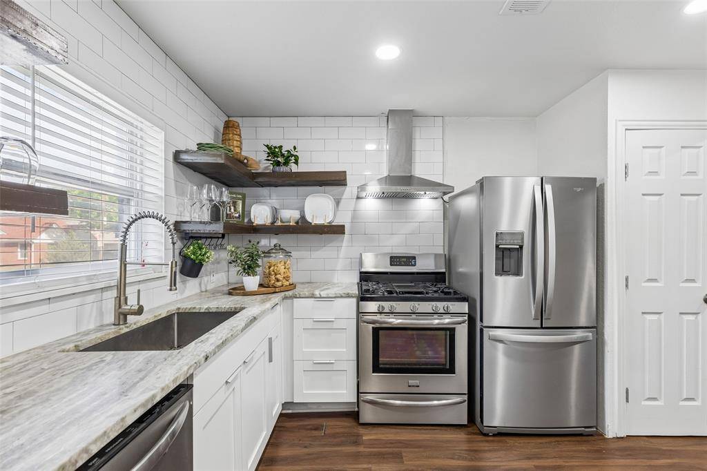 5111 Stoneleigh Avenue, Dallas, TX 75235