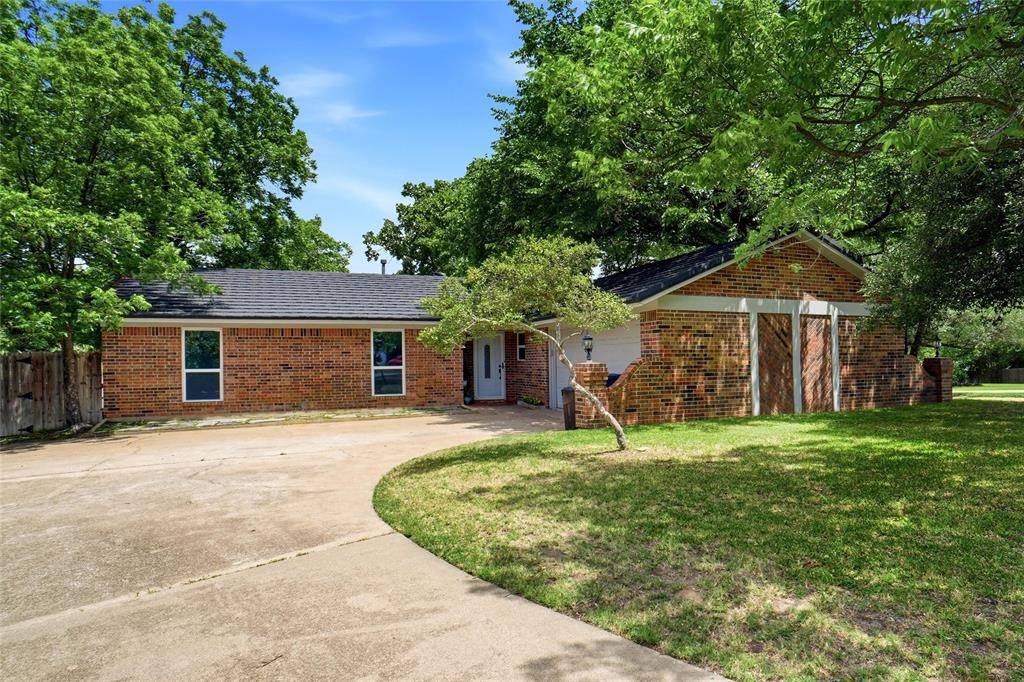 261 Timberlake Drive, Azle, TX 76020