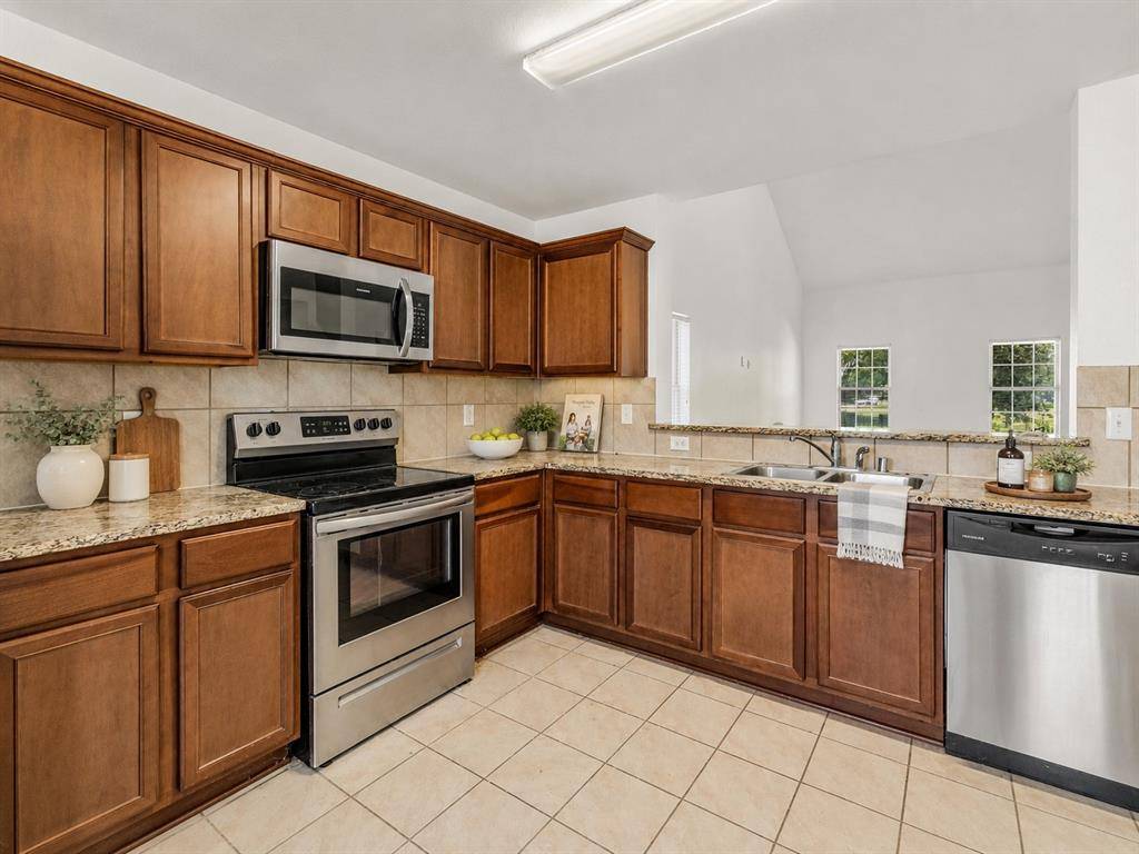 2000 Grimes Drive, Forney, TX 75126