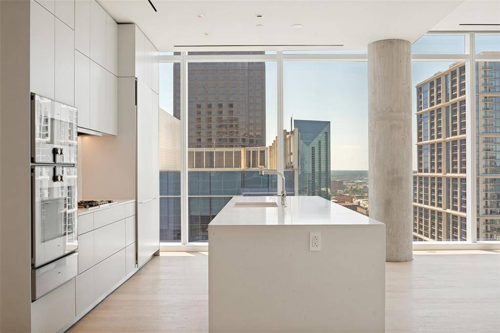 1747 Leonard Street #2002, Dallas, TX 75201