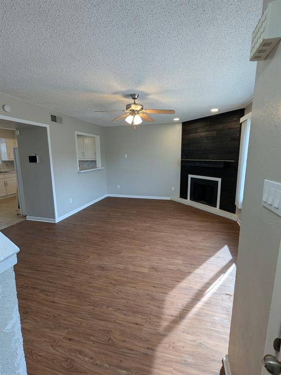 514 E Belt Line Road #B13, Desoto, TX 75115