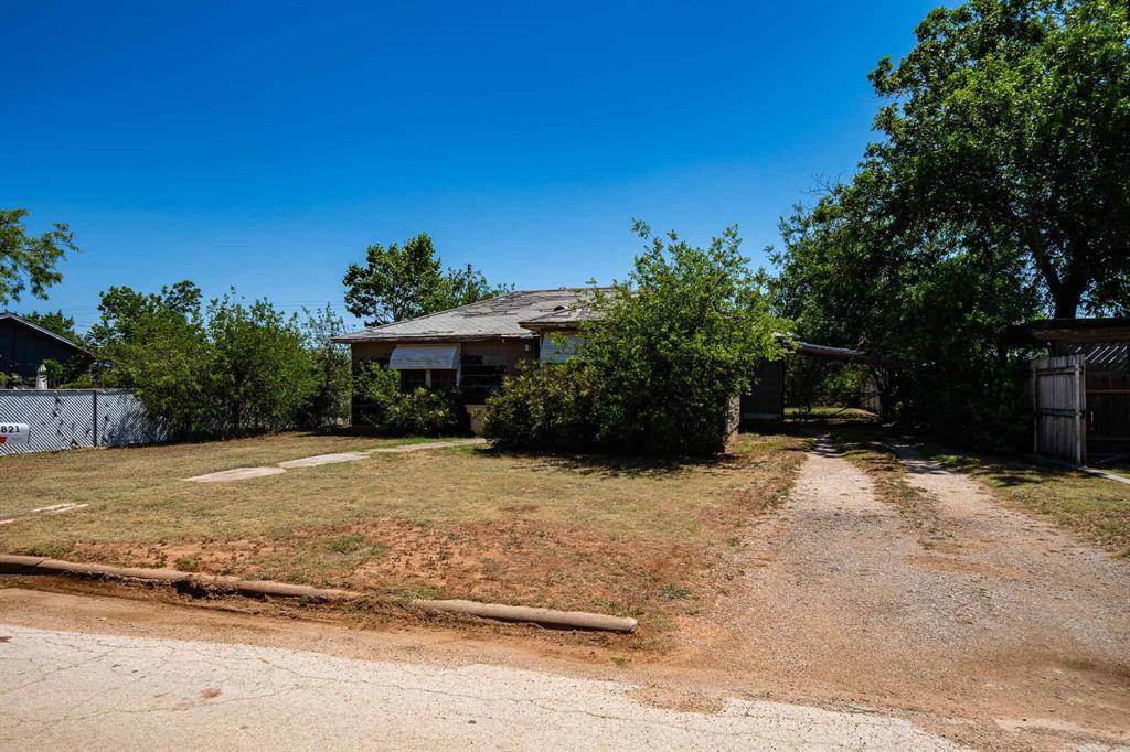 1821 Avenue K, Anson, TX 79501