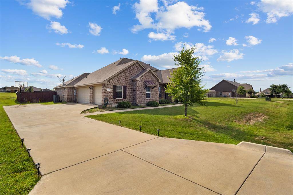 129 High Vista Road, Decatur, TX 76234