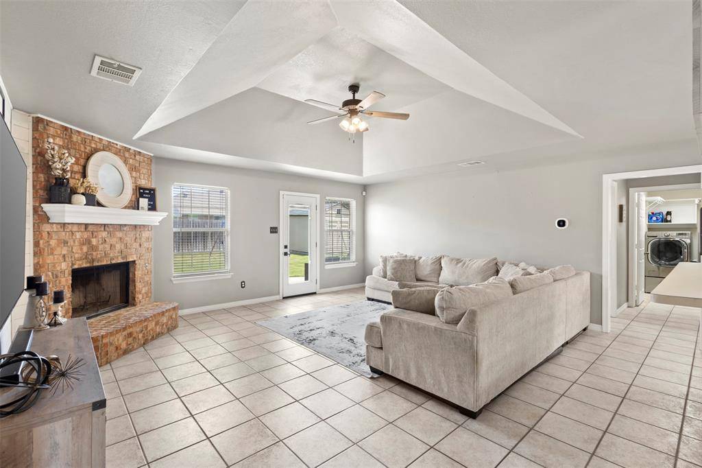 6213 Peach Tree Drive, Midlothian, TX 76065