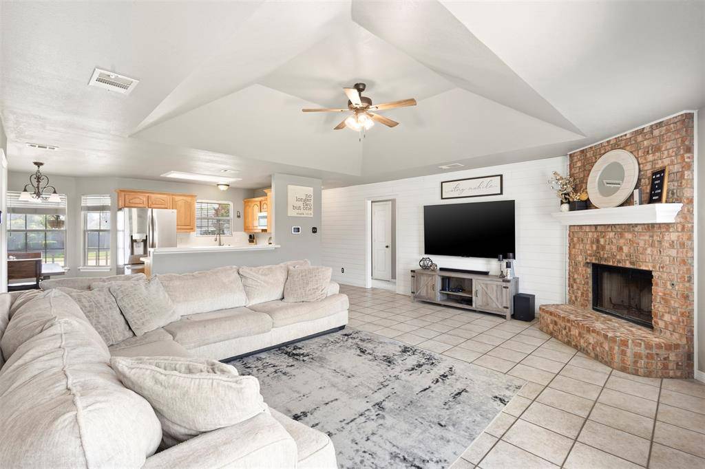 6213 Peach Tree Drive, Midlothian, TX 76065