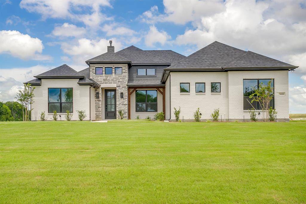 10100 Bartlett Peak Drive, Waxahachie, TX 75167