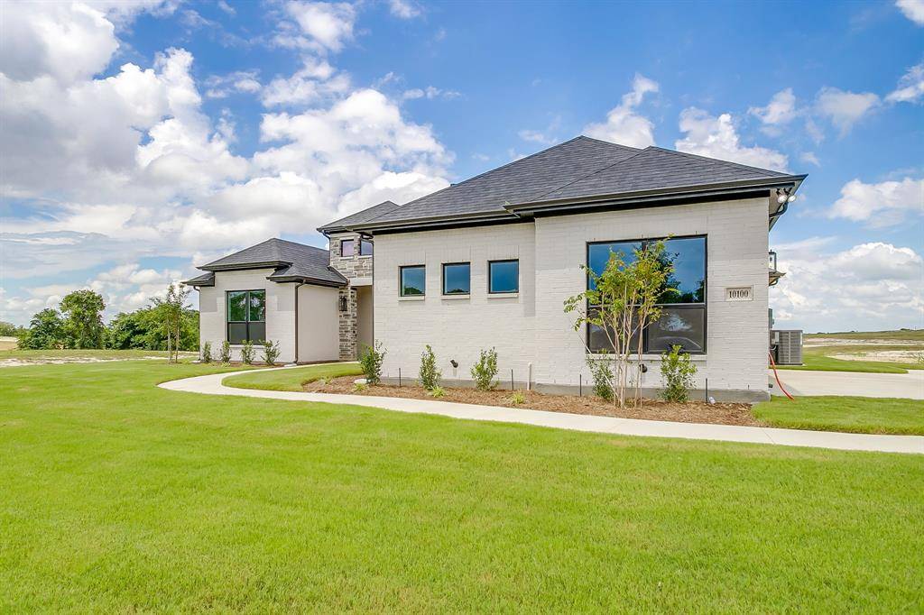 10100 Bartlett Peak Drive, Waxahachie, TX 75167