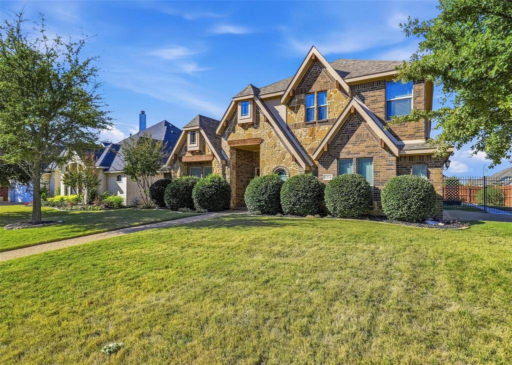 5224 Smokey Ridge Drive, Fort Worth, TX 76123