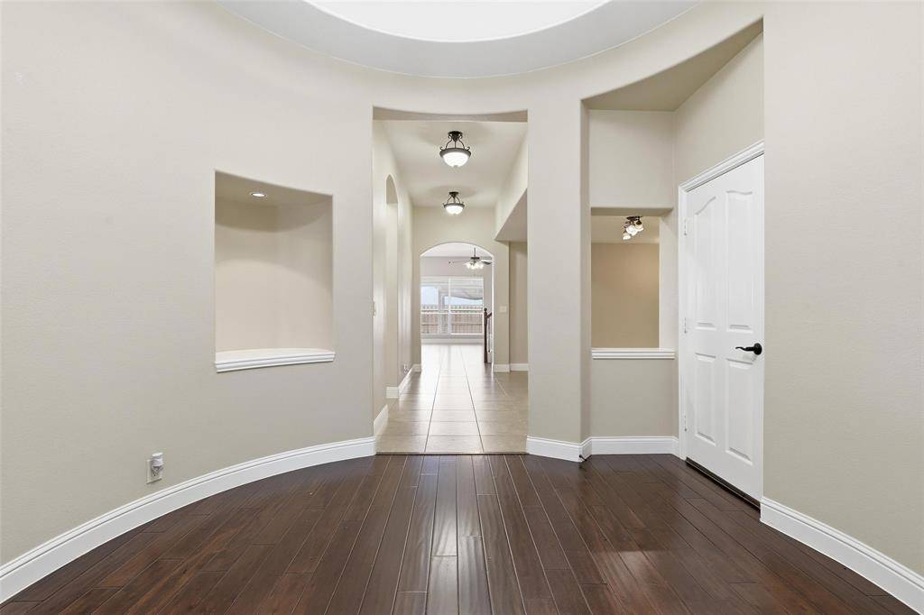 5224 Smokey Ridge Drive, Fort Worth, TX 76123