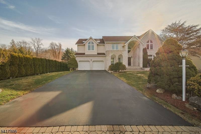 19 Dave Espie Way, Wayne Twp., NJ 07470