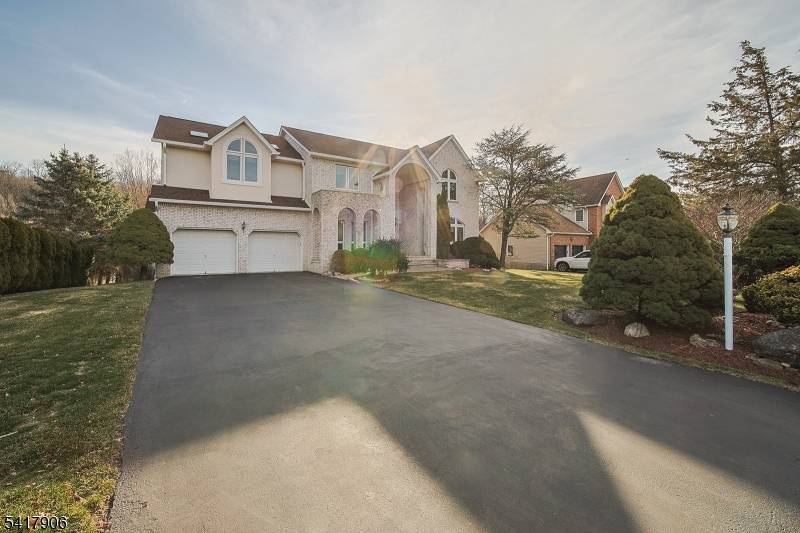 19 Dave Espie Way, Wayne Twp., NJ 07470