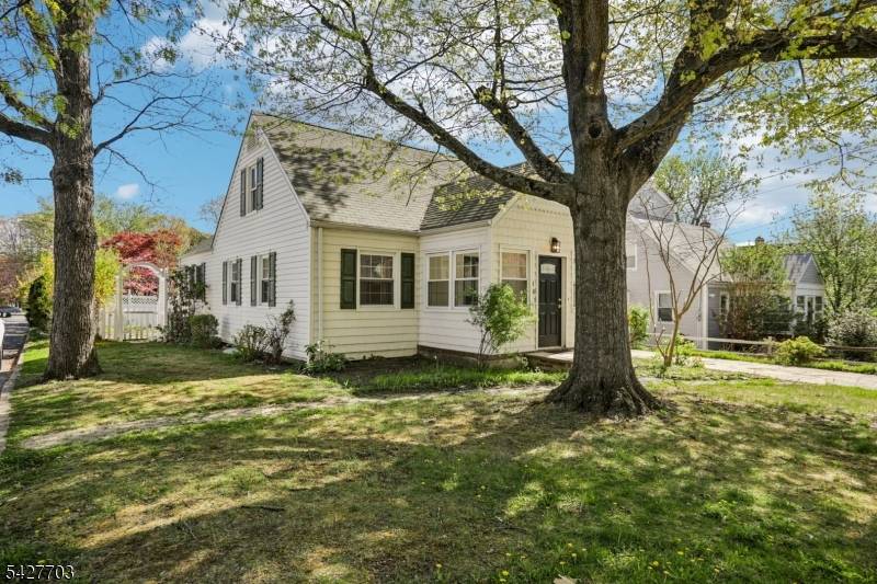 101 Ravine Dr, Matawan Boro, NJ 07747