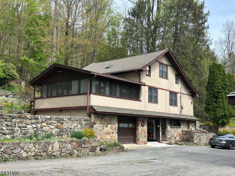 330 W Baldwin St, Hackettstown Town, NJ 07840