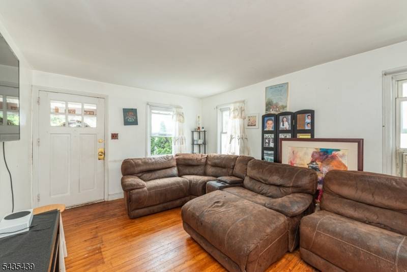 43 Fritz St, Bloomfield Twp., NJ 07003