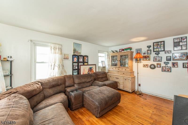 43 Fritz St, Bloomfield Twp., NJ 07003