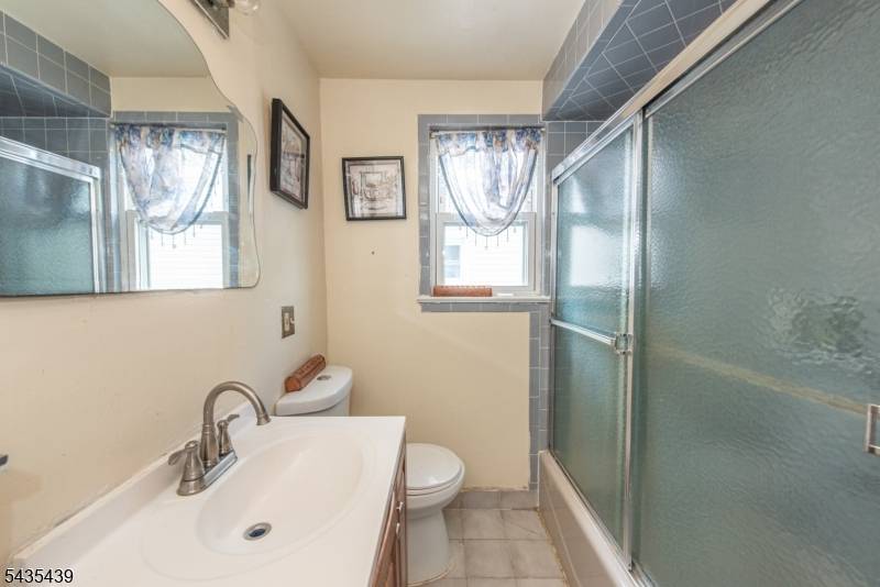 43 Fritz St, Bloomfield Twp., NJ 07003