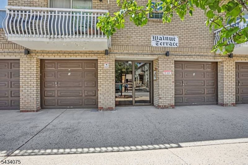 272-276 Walnut St #6D, Newark City, NJ 07105