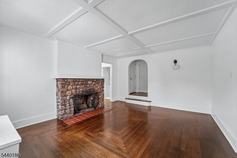 34 Cypress St, Millburn Twp., NJ 07041