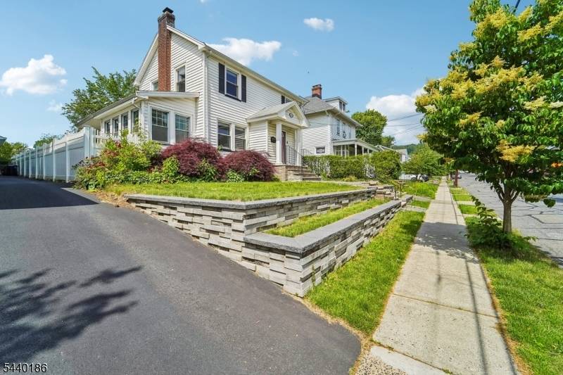 34 Cypress St, Millburn Twp., NJ 07041