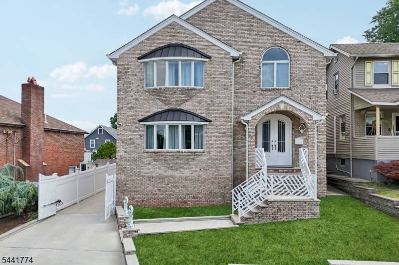 11 Linden Ave, Kearny Town, NJ 07032
