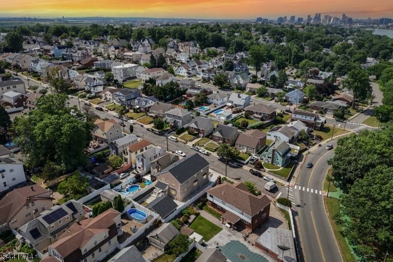 11 Linden Ave, Kearny Town, NJ 07032