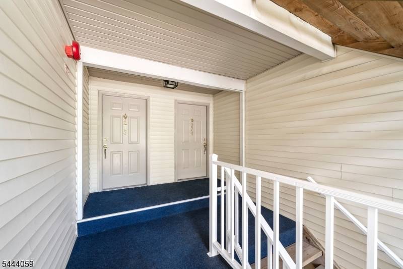 273 Potomac Dr, Bernards Twp., NJ 07920