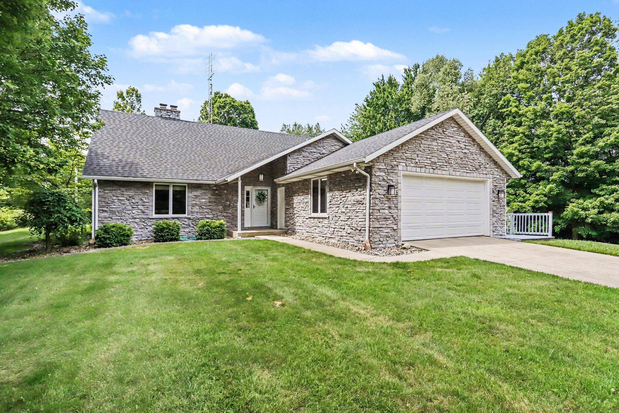 61214 US-131, Fabius Twp, MI 49093
