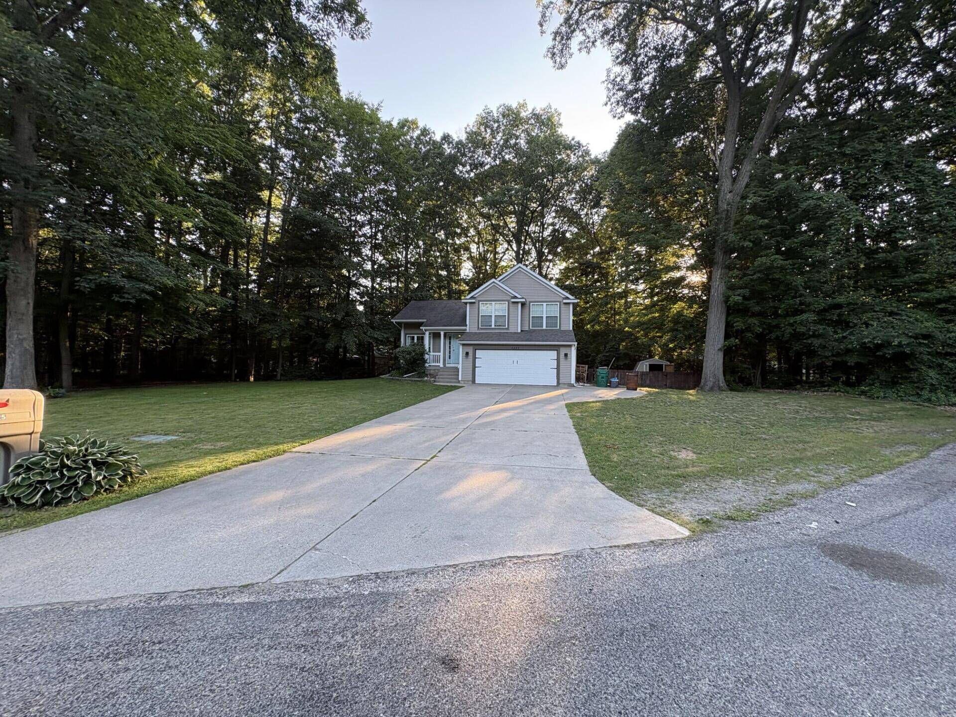 6825 Anita CT, Fruitport Twp, MI 49415
