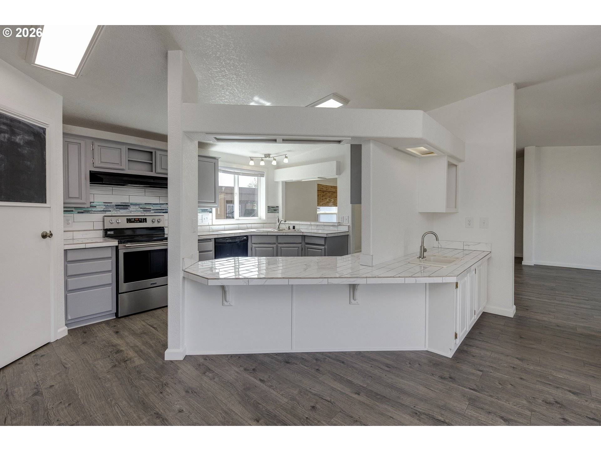 1145 SW CYPRESS ST #100, Mc Minnville, OR 97128