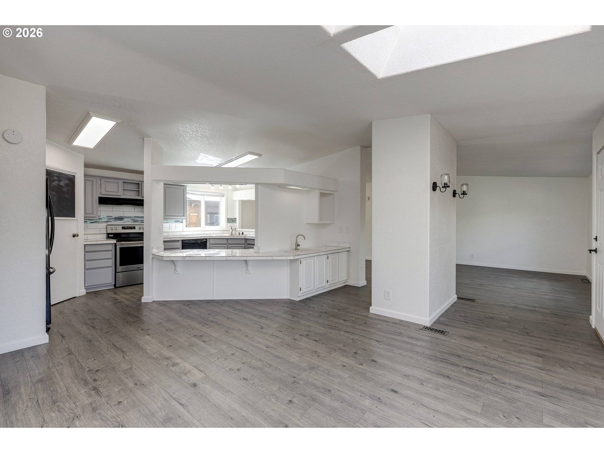 1145 SW CYPRESS ST #100, Mc Minnville, OR 97128