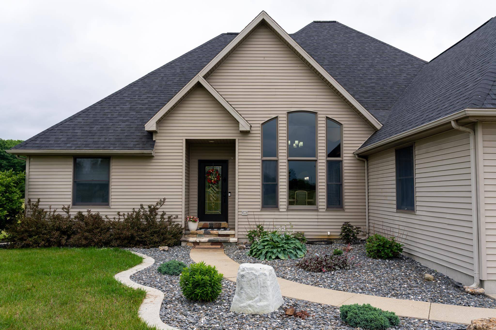7667 W Pickard RD, Broomfield Twp, MI 48858