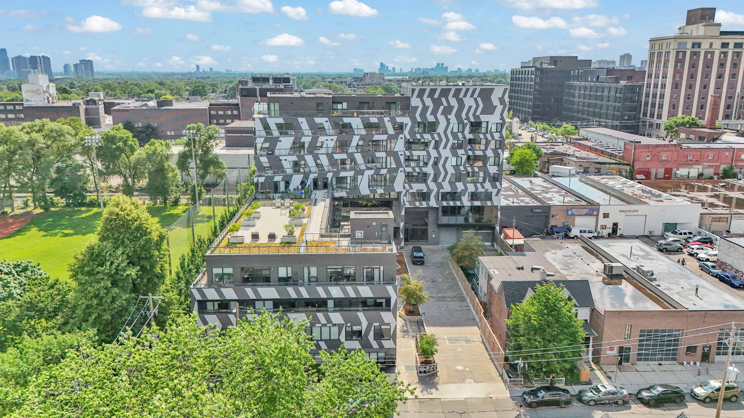 138 Saint Helens AVE #606, Toronto C01, ON M6H 0B8