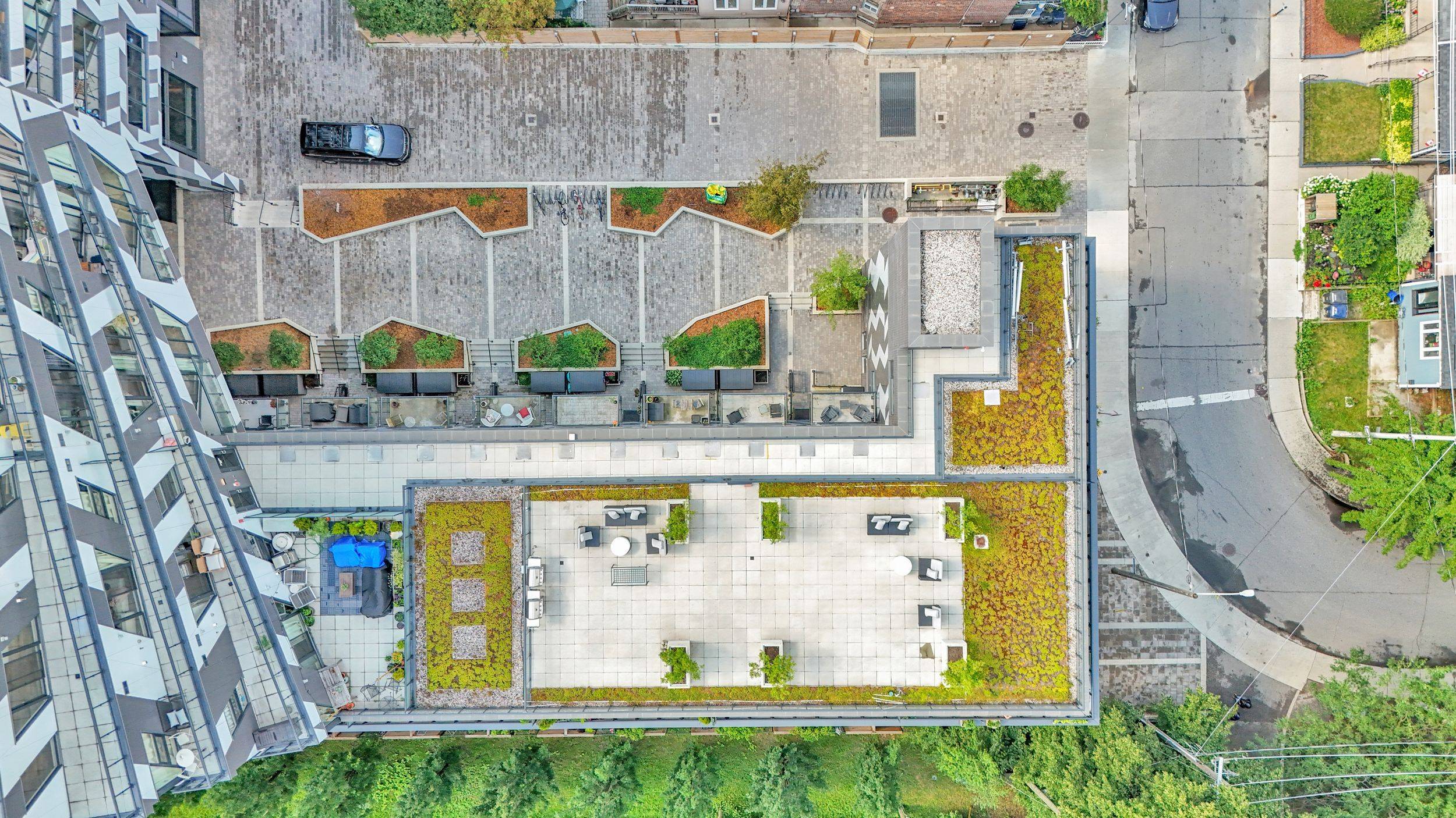 138 Saint Helens AVE #606, Toronto C01, ON M6H 0B8