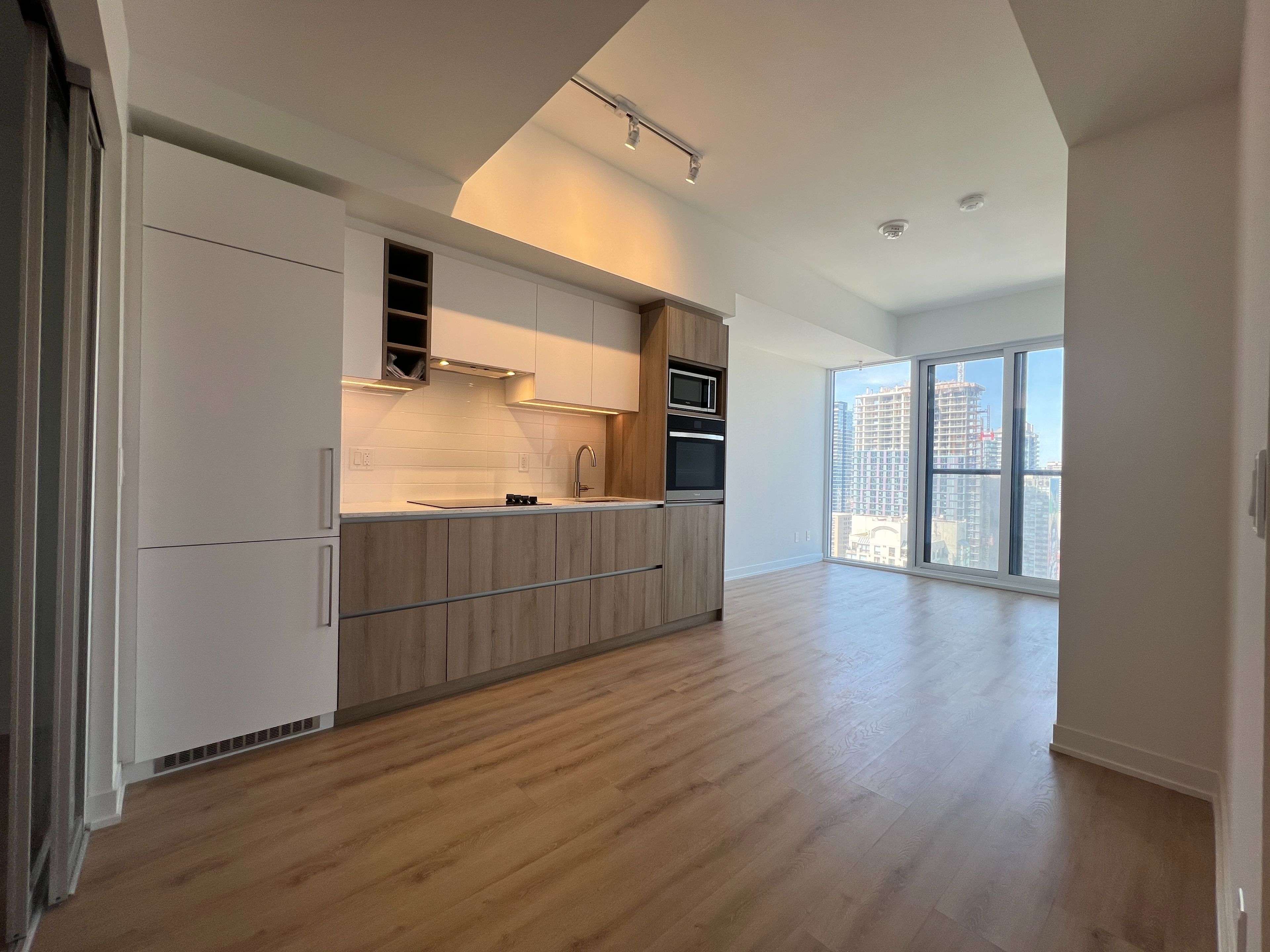 319 Jarvis ST #2707, Toronto C08, ON M5B 0C8