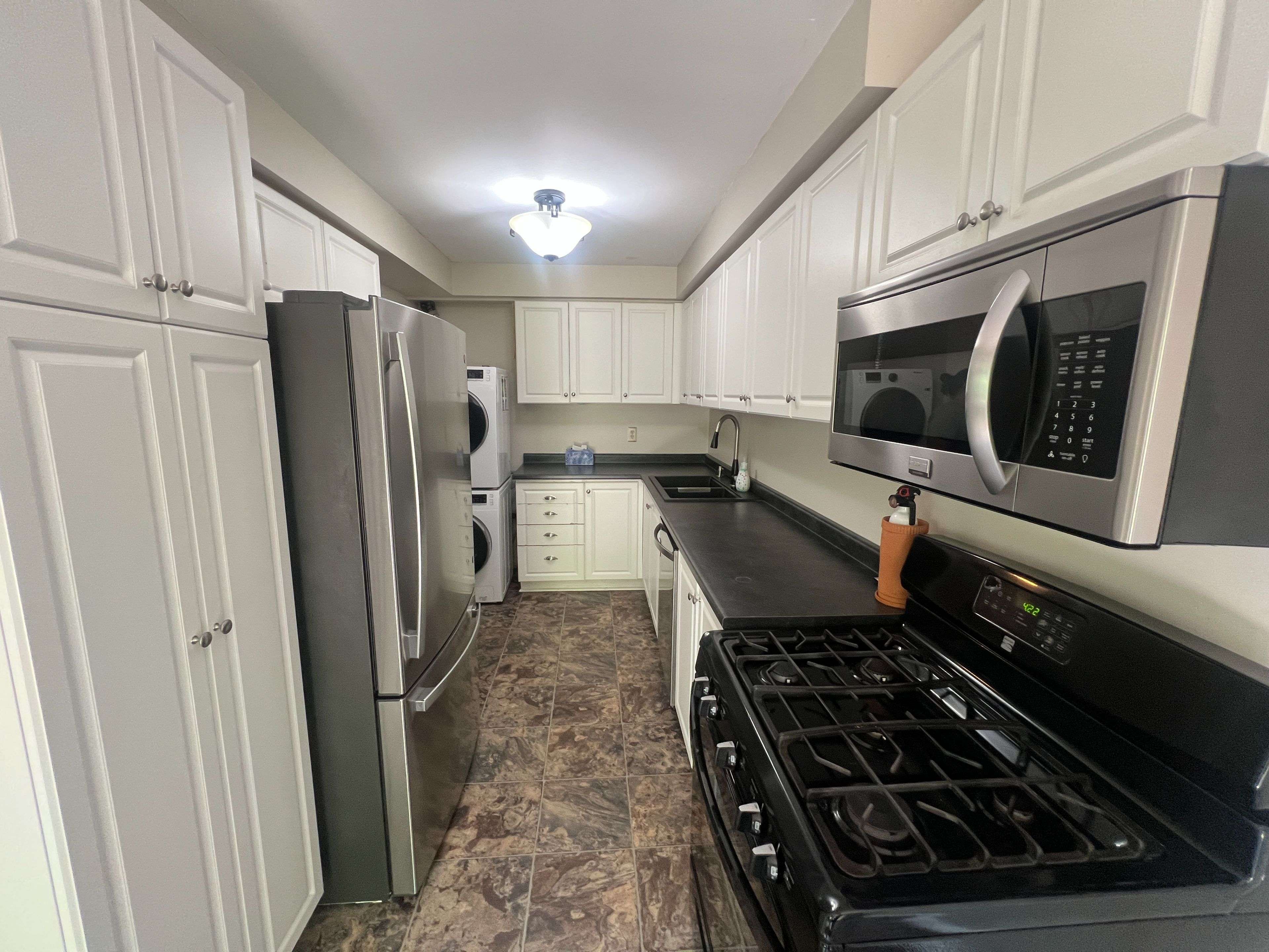 45 Burns CIR, Barrie, ON L4N 5J8