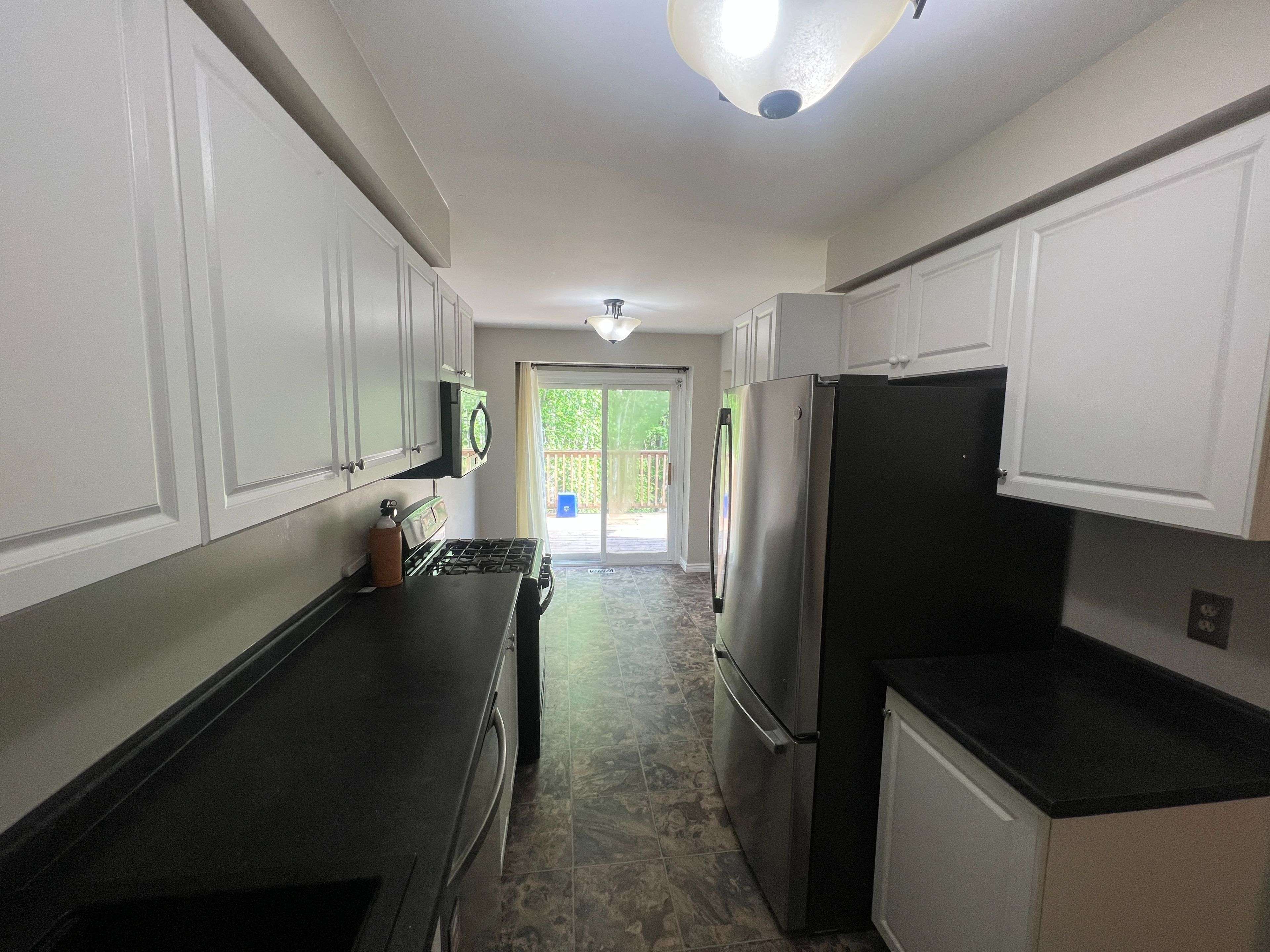 45 Burns CIR, Barrie, ON L4N 5J8