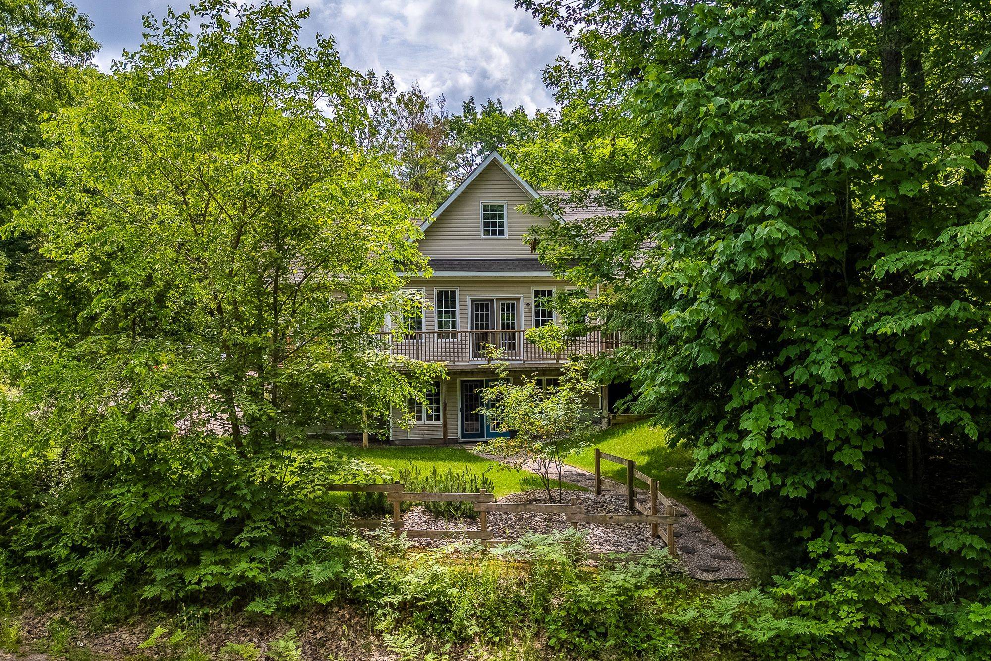 8 Woodward DR, Tiny, ON L0L 2J0