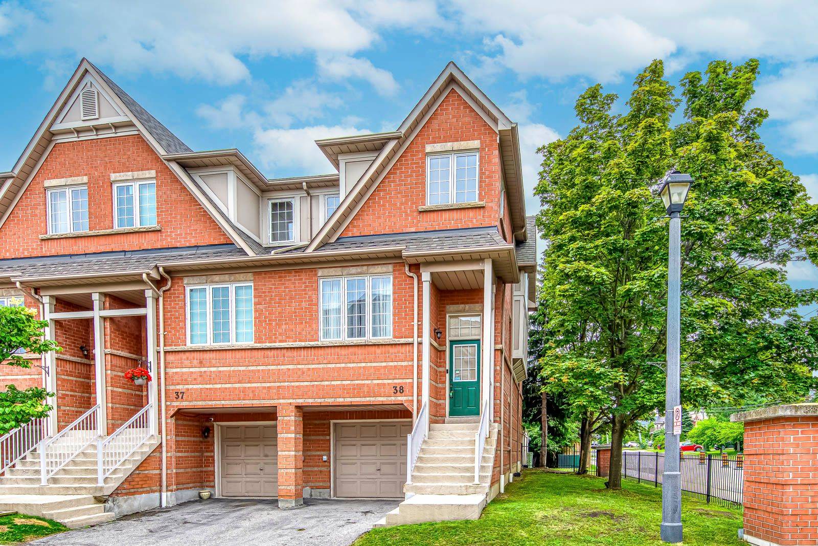 38 Fairview RD W #38, Mississauga, ON L5B 4J8