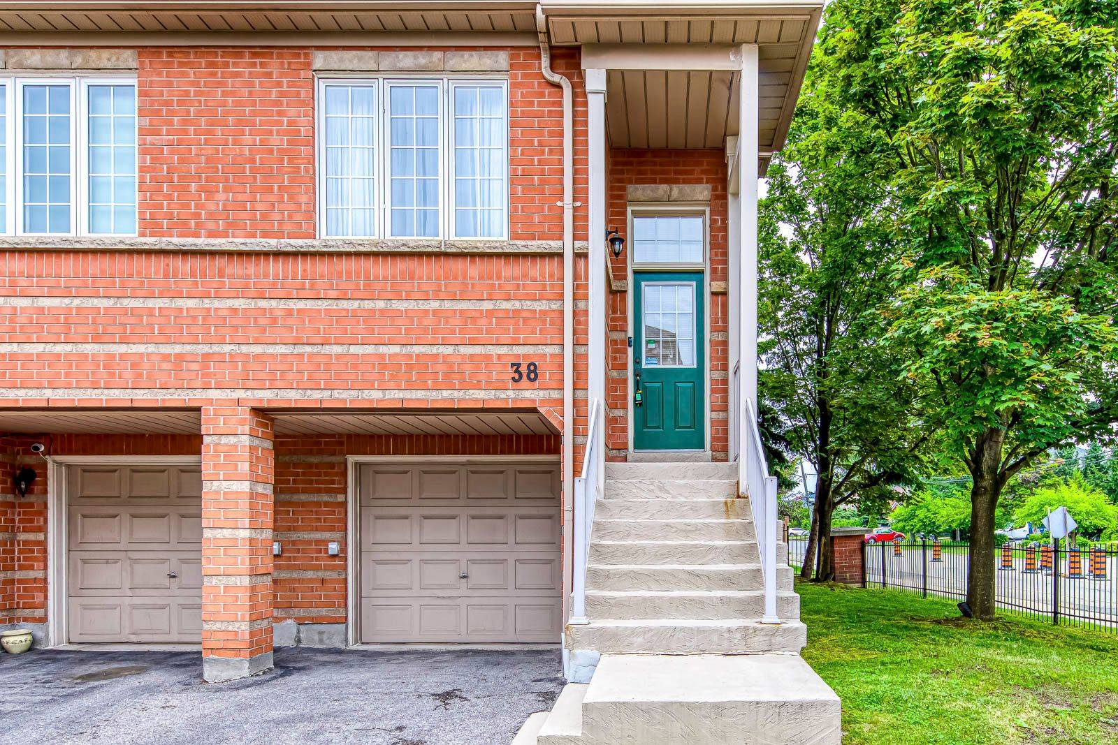 38 Fairview RD W #38, Mississauga, ON L5B 4J8