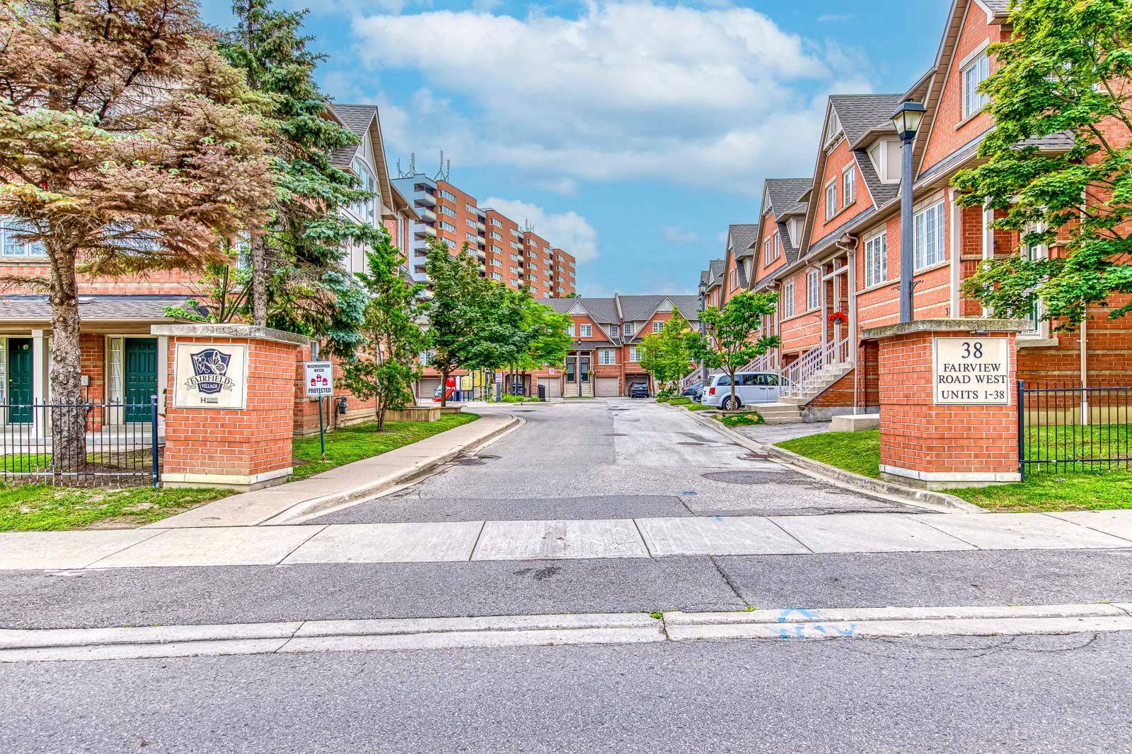 38 Fairview RD W #38, Mississauga, ON L5B 4J8