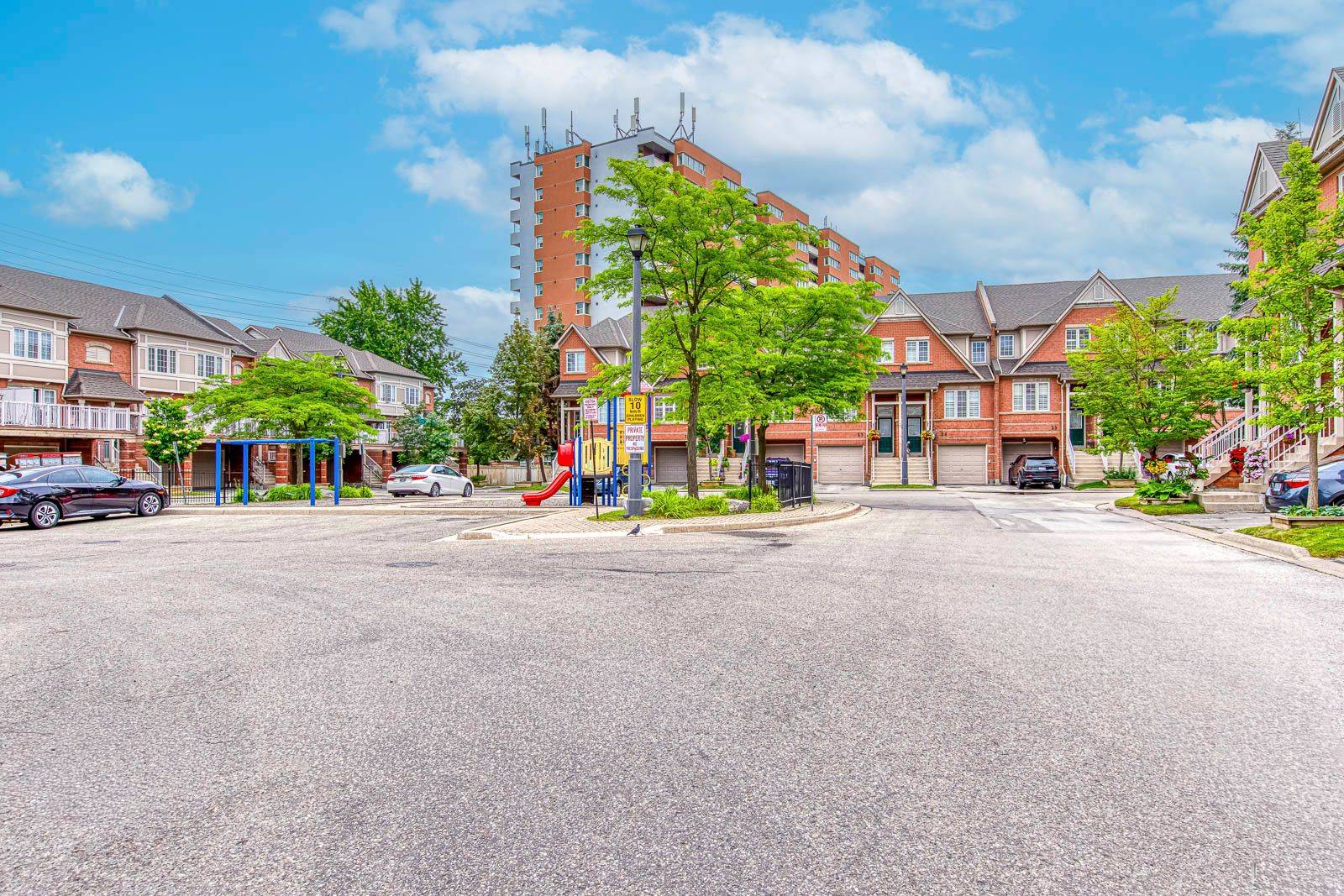 38 Fairview RD W #38, Mississauga, ON L5B 4J8
